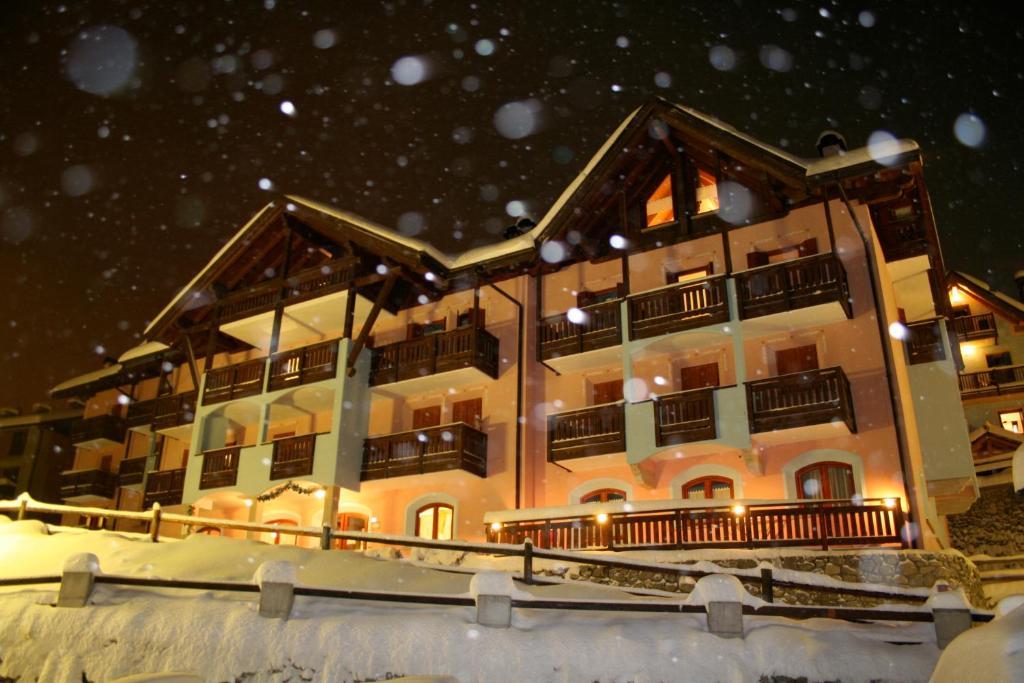 Hotel Residence Dahu Tonalepass Exterior foto